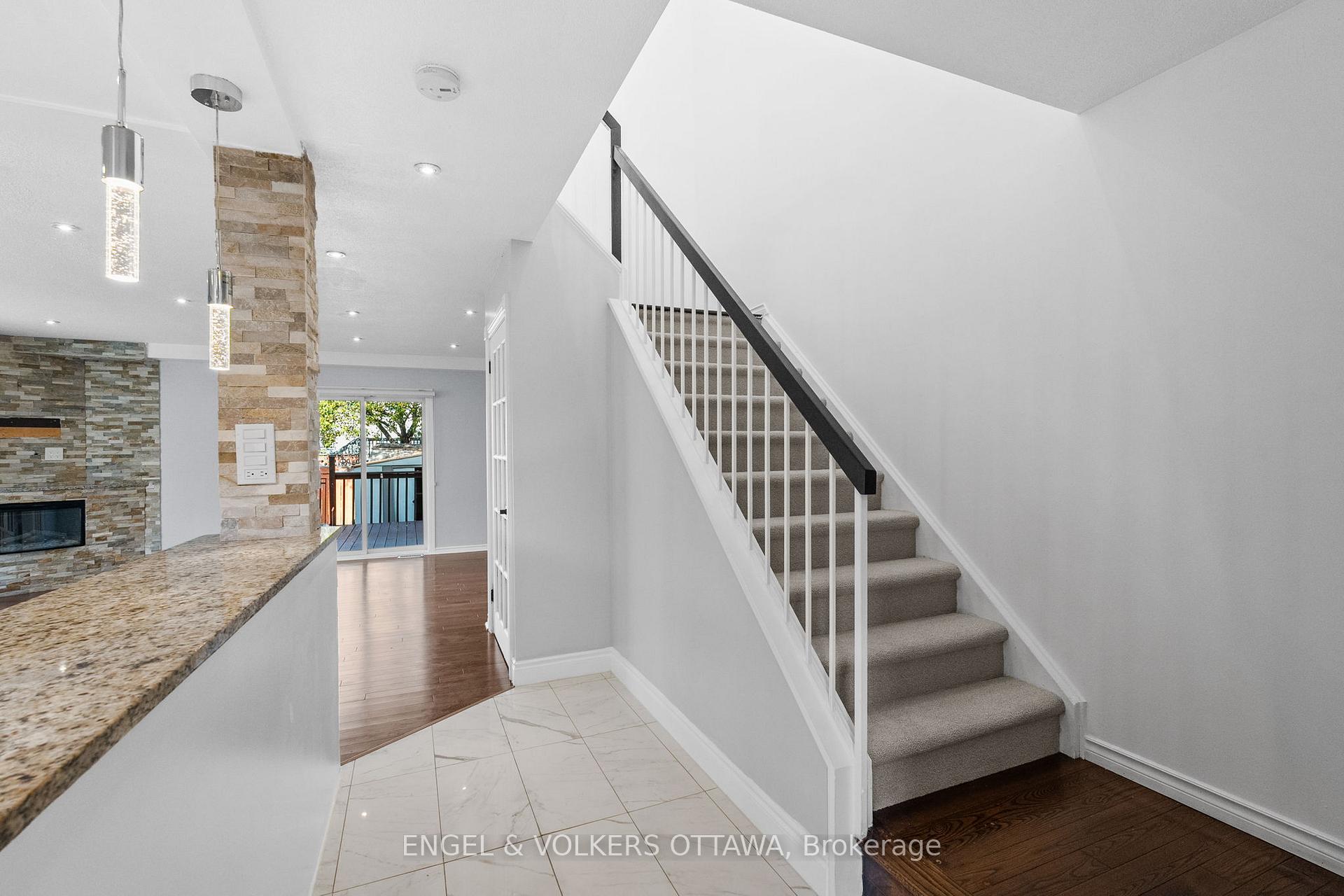 Photo 13 of 49 Burlington Crescent, Ottawa, Hunt Club Park/Greenboro — HOMEH