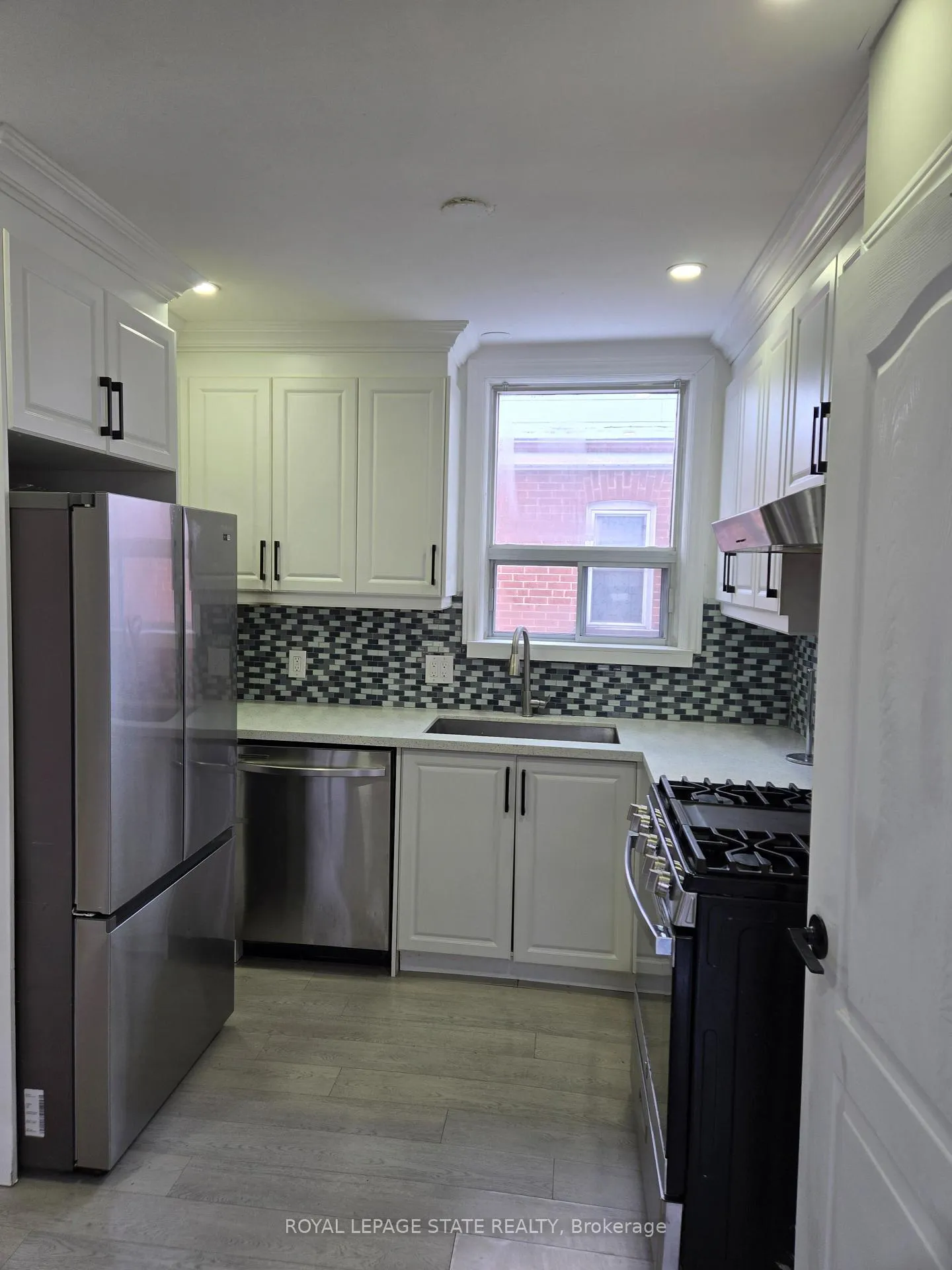 Photo 8 of 91 Barons Avenue S, Hamilton, Bartonville — HOMEH