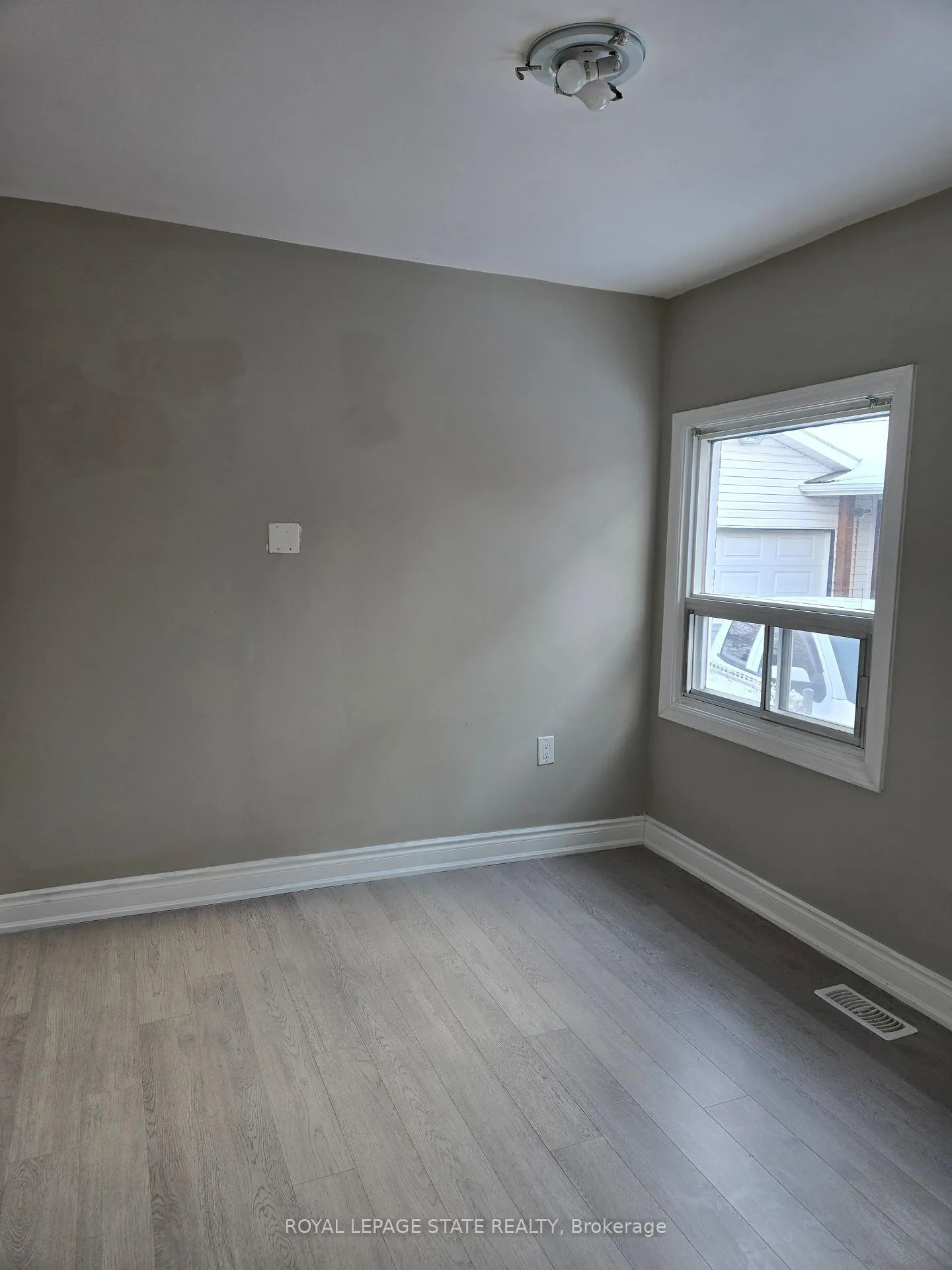 Photo 11 of 91 Barons Avenue S, Hamilton, Bartonville — HOMEH
