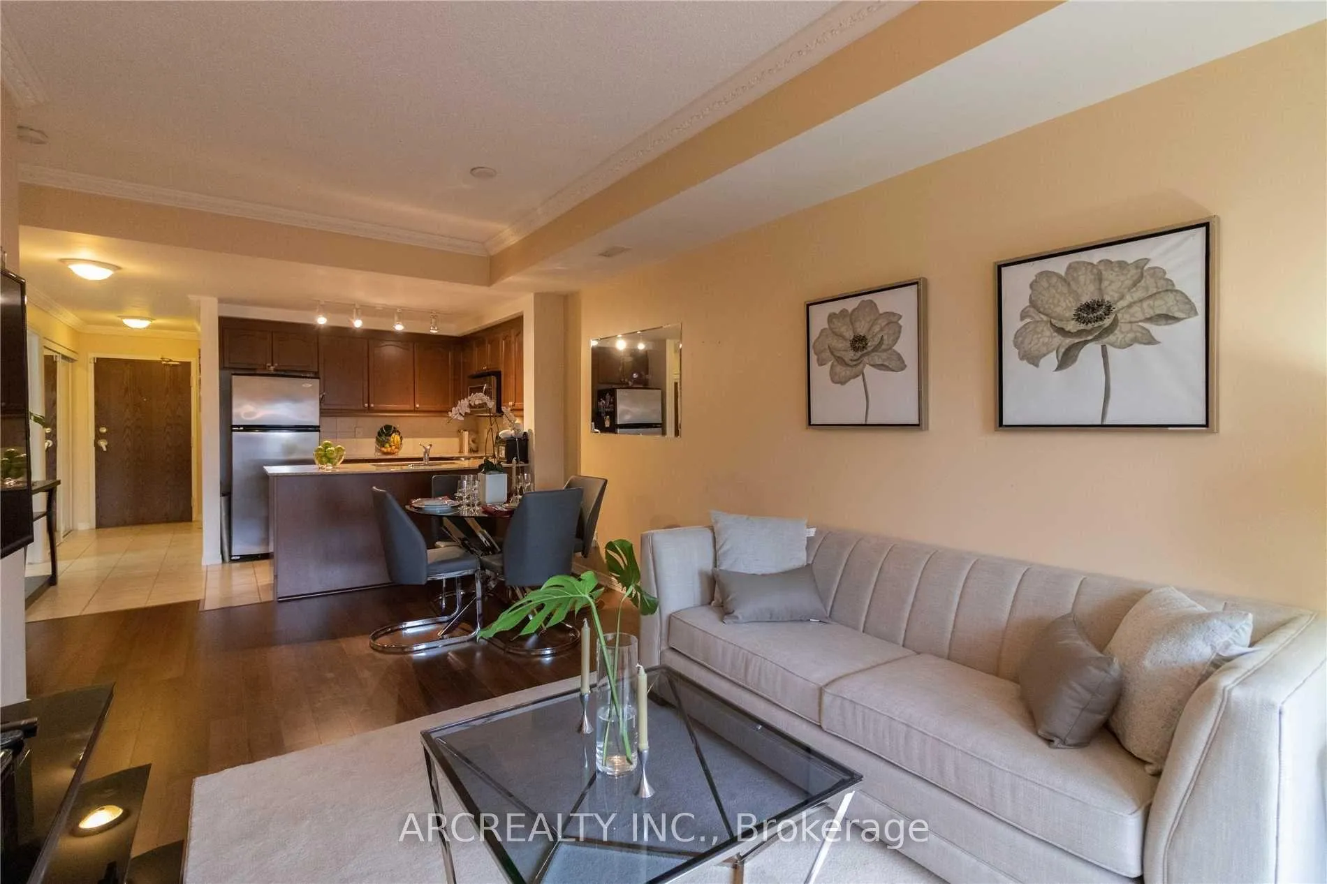 Photo 8 of Unit 313, 8 Maison Parc Court, Vaughan, Lakeview Estates — HOMEH