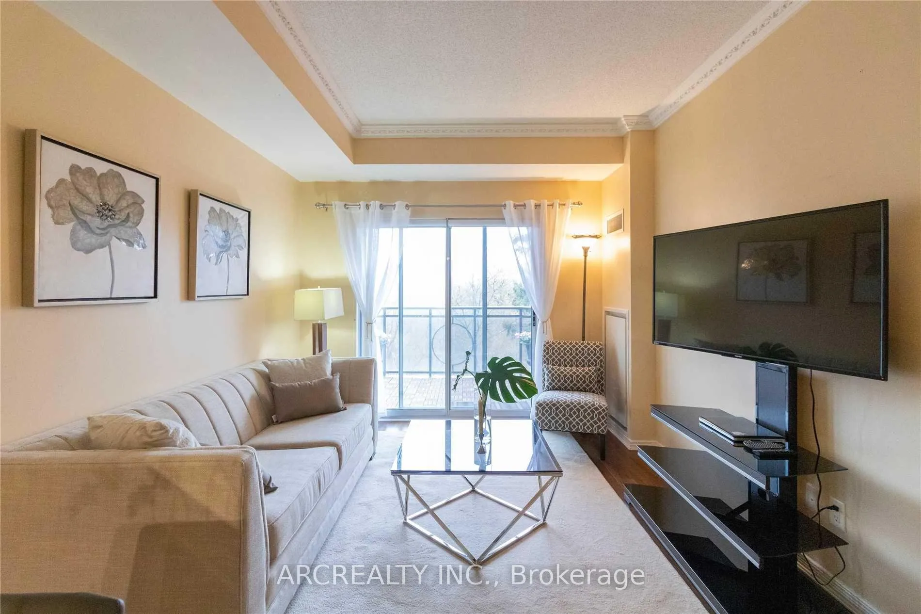 Photo 9 of Unit 313, 8 Maison Parc Court, Vaughan, Lakeview Estates — HOMEH