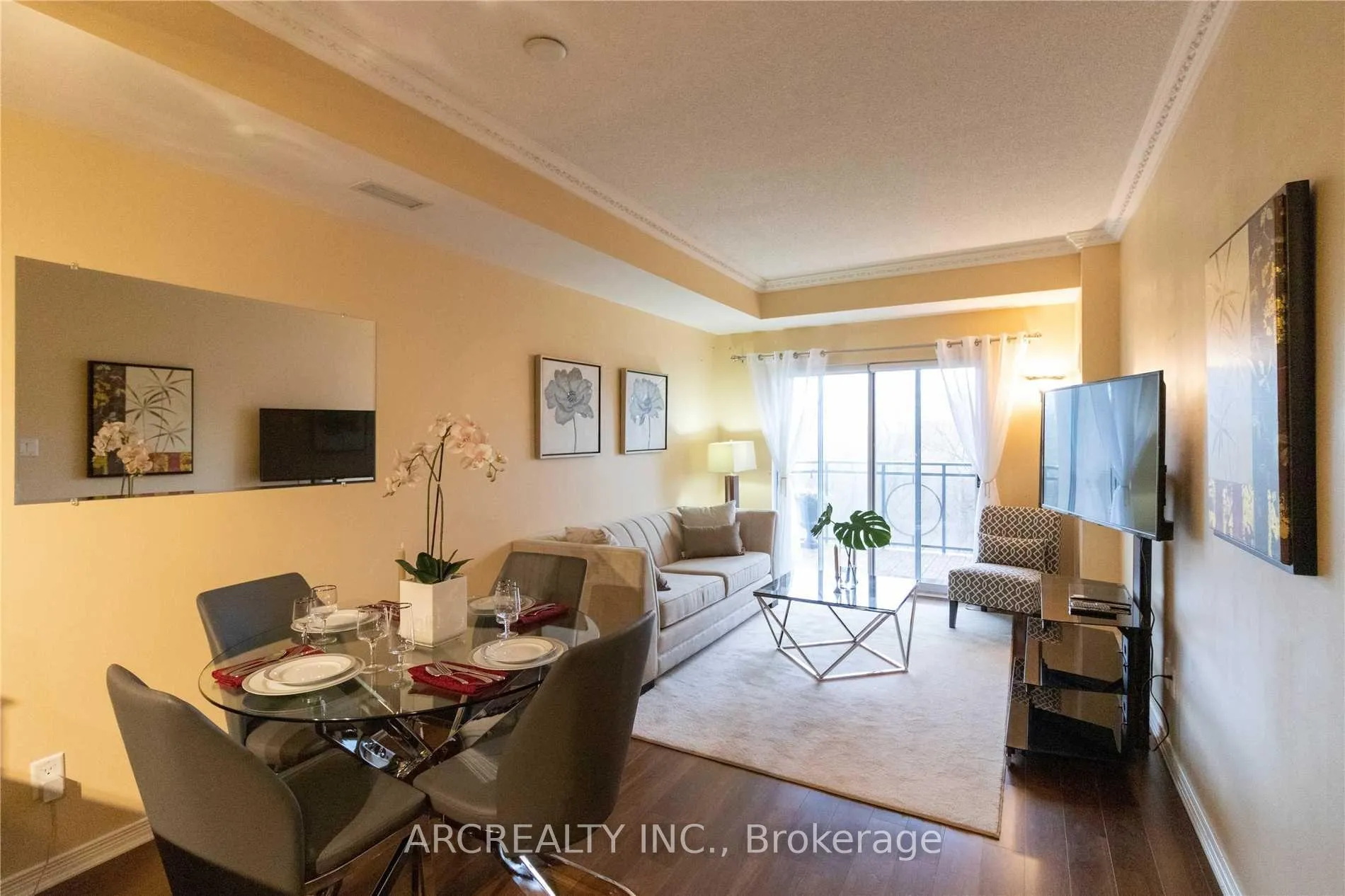 Photo 11 of Unit 313, 8 Maison Parc Court, Vaughan, Lakeview Estates — HOMEH