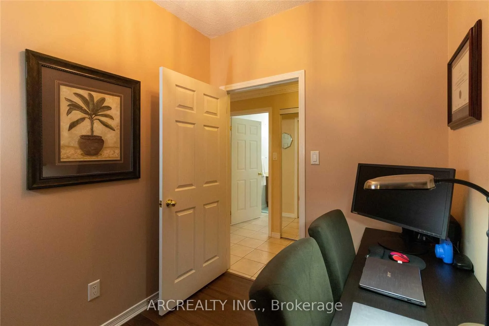 Photo 13 of Unit 313, 8 Maison Parc Court, Vaughan, Lakeview Estates — HOMEH
