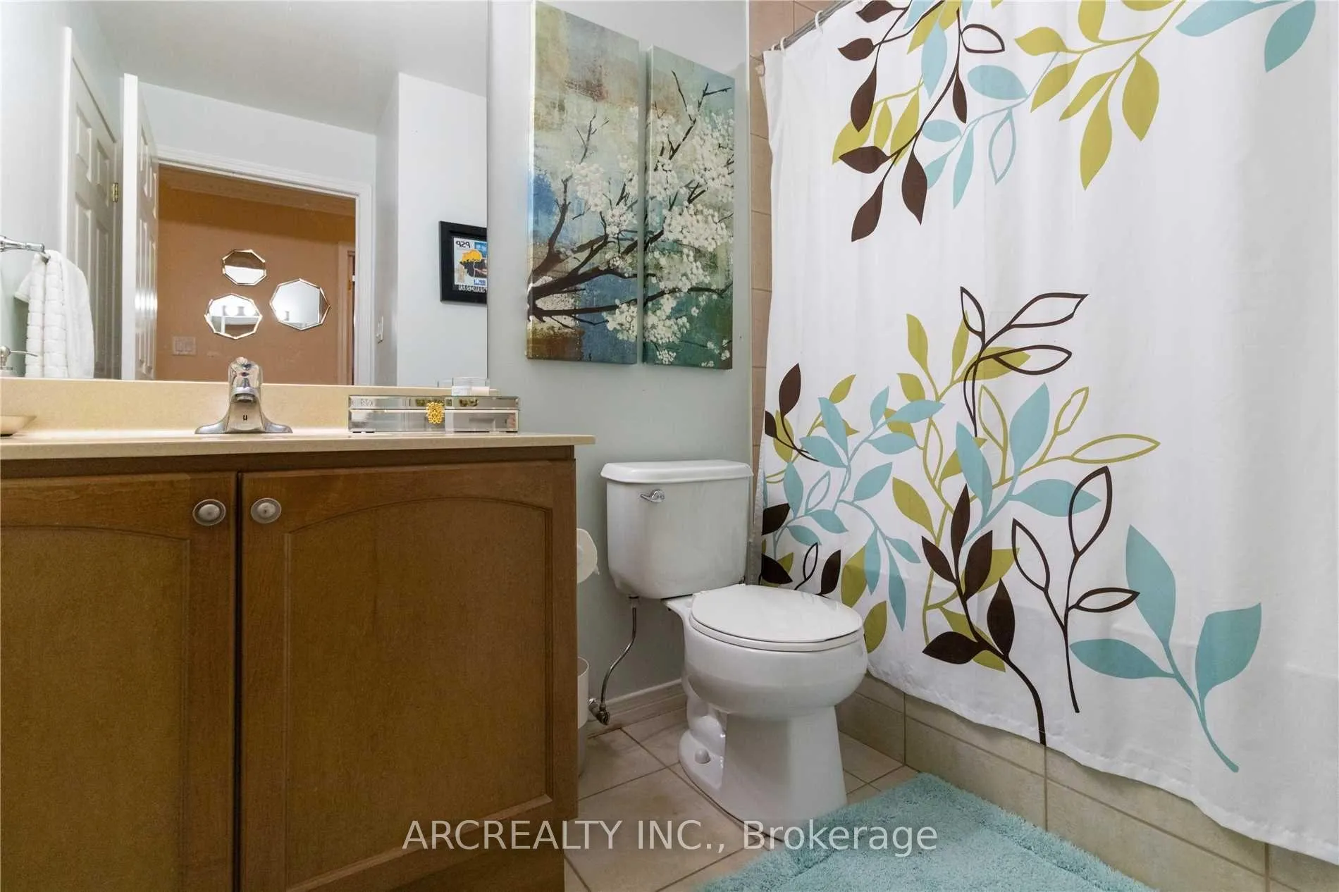 Photo 15 of Unit 313, 8 Maison Parc Court, Vaughan, Lakeview Estates — HOMEH