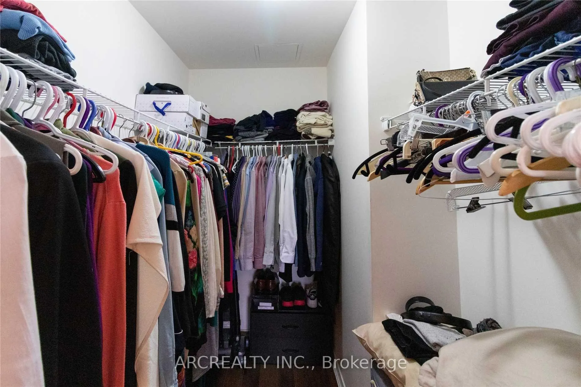 Photo 16 of Unit 313, 8 Maison Parc Court, Vaughan, Lakeview Estates — HOMEH