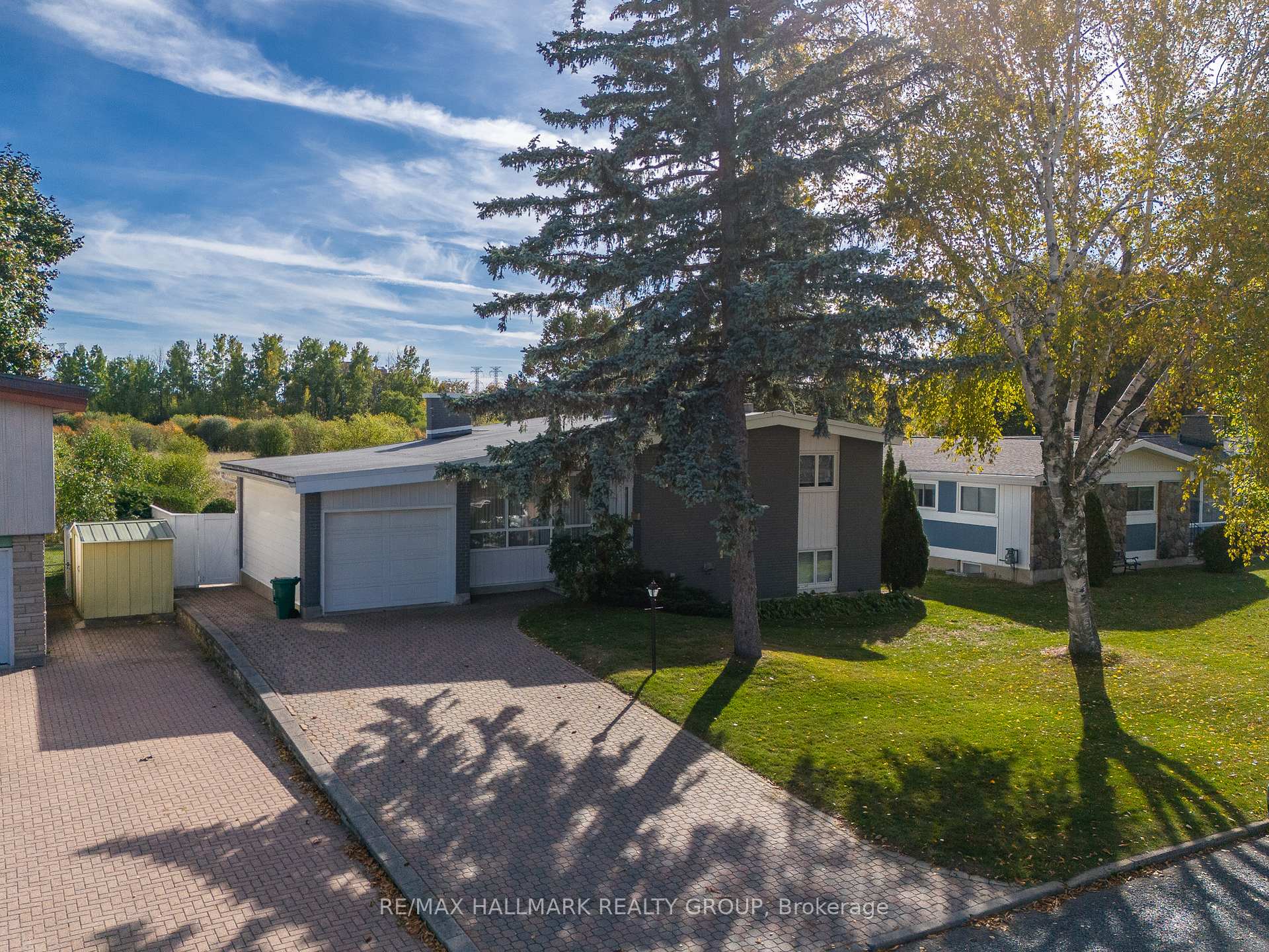 Photo 2 of 64 Sullivan Avenue, Ottawa, Meadowlands/Crestview — HOMEH