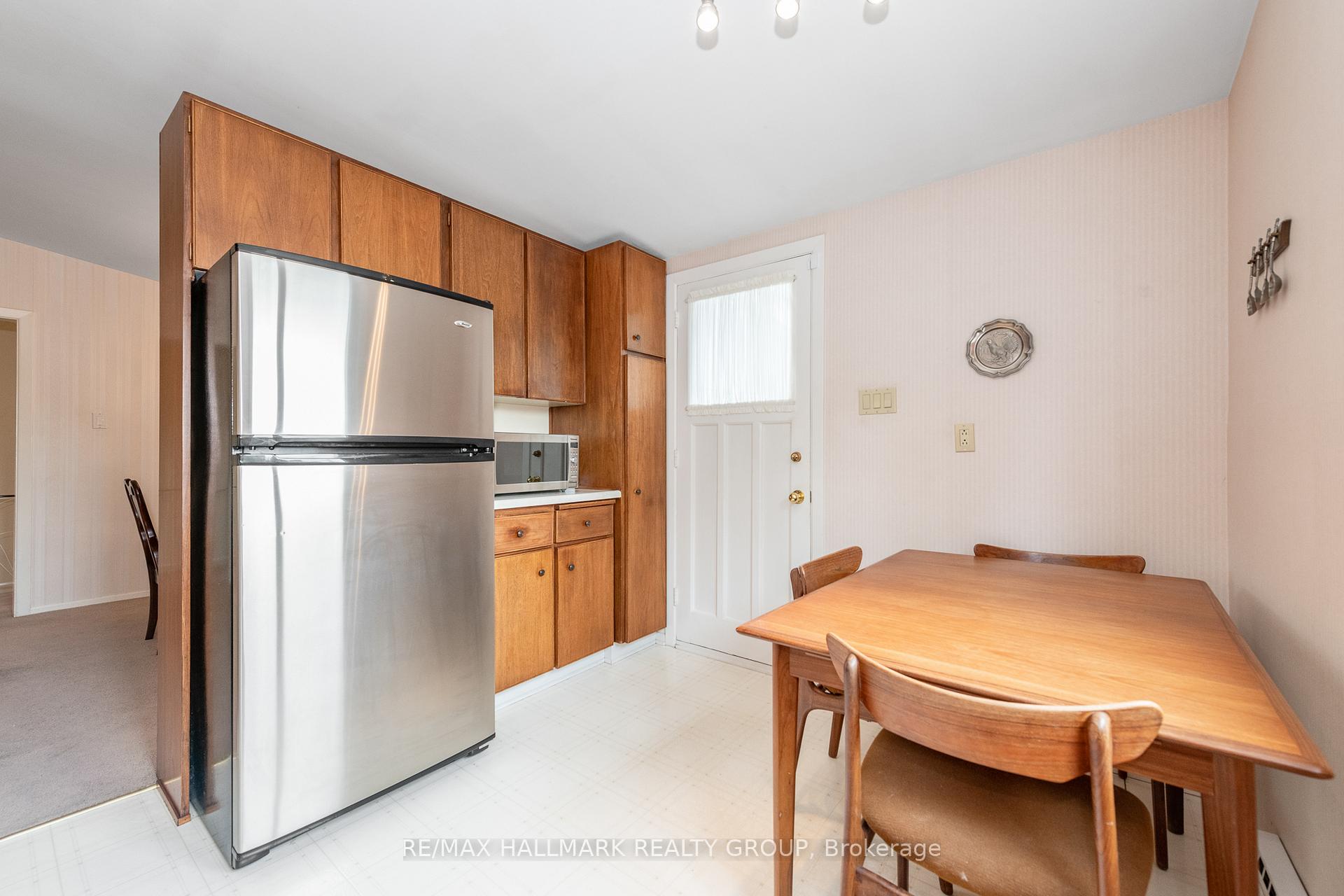 Photo 13 of 64 Sullivan Avenue, Ottawa, Meadowlands/Crestview — HOMEH