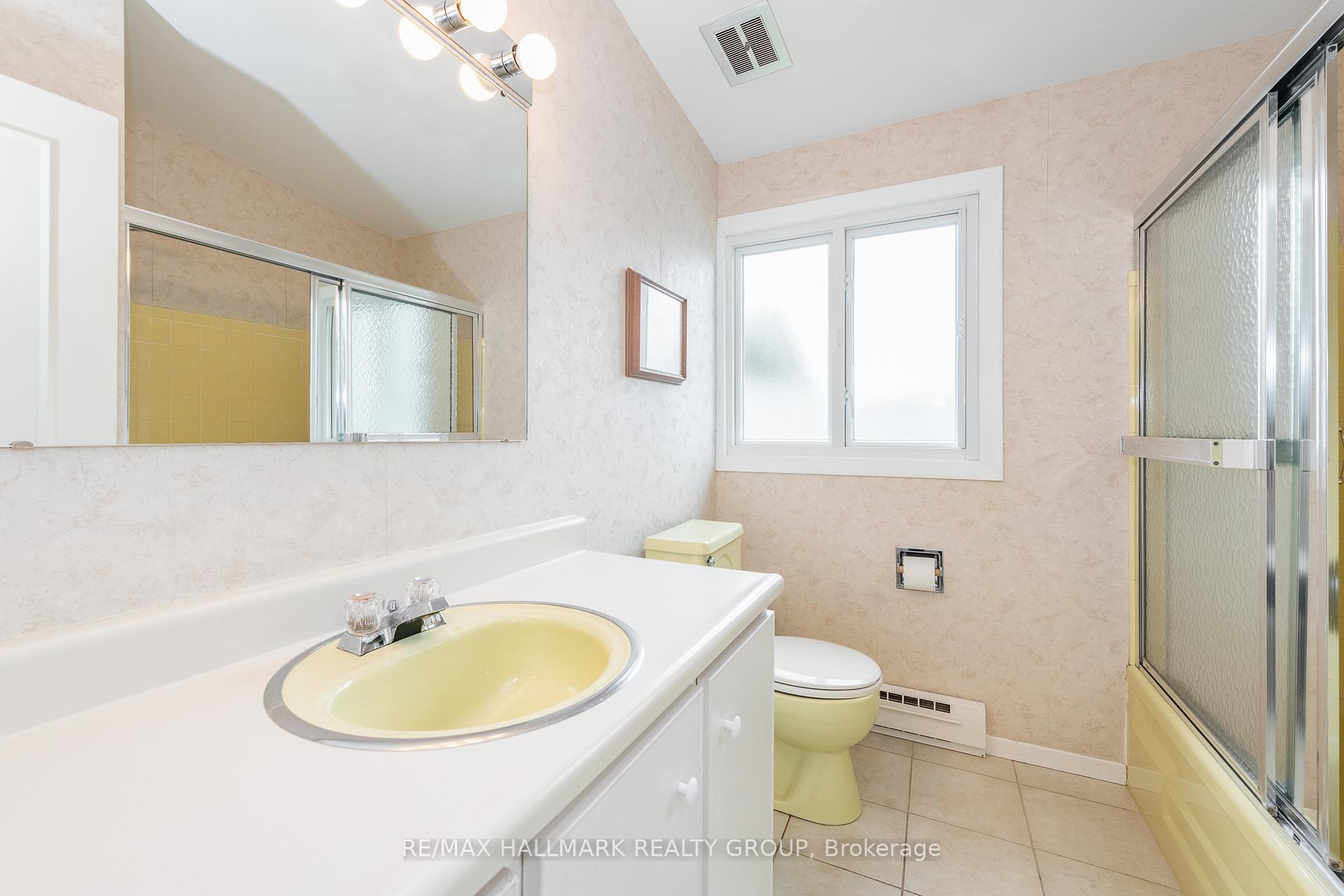 Photo 23 of 64 Sullivan Avenue, Ottawa, Meadowlands/Crestview — HOMEH