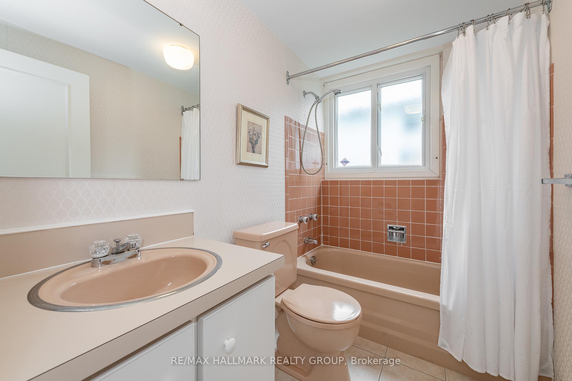 Photo 30 of 64 Sullivan Avenue, Ottawa, Meadowlands/Crestview — HOMEH