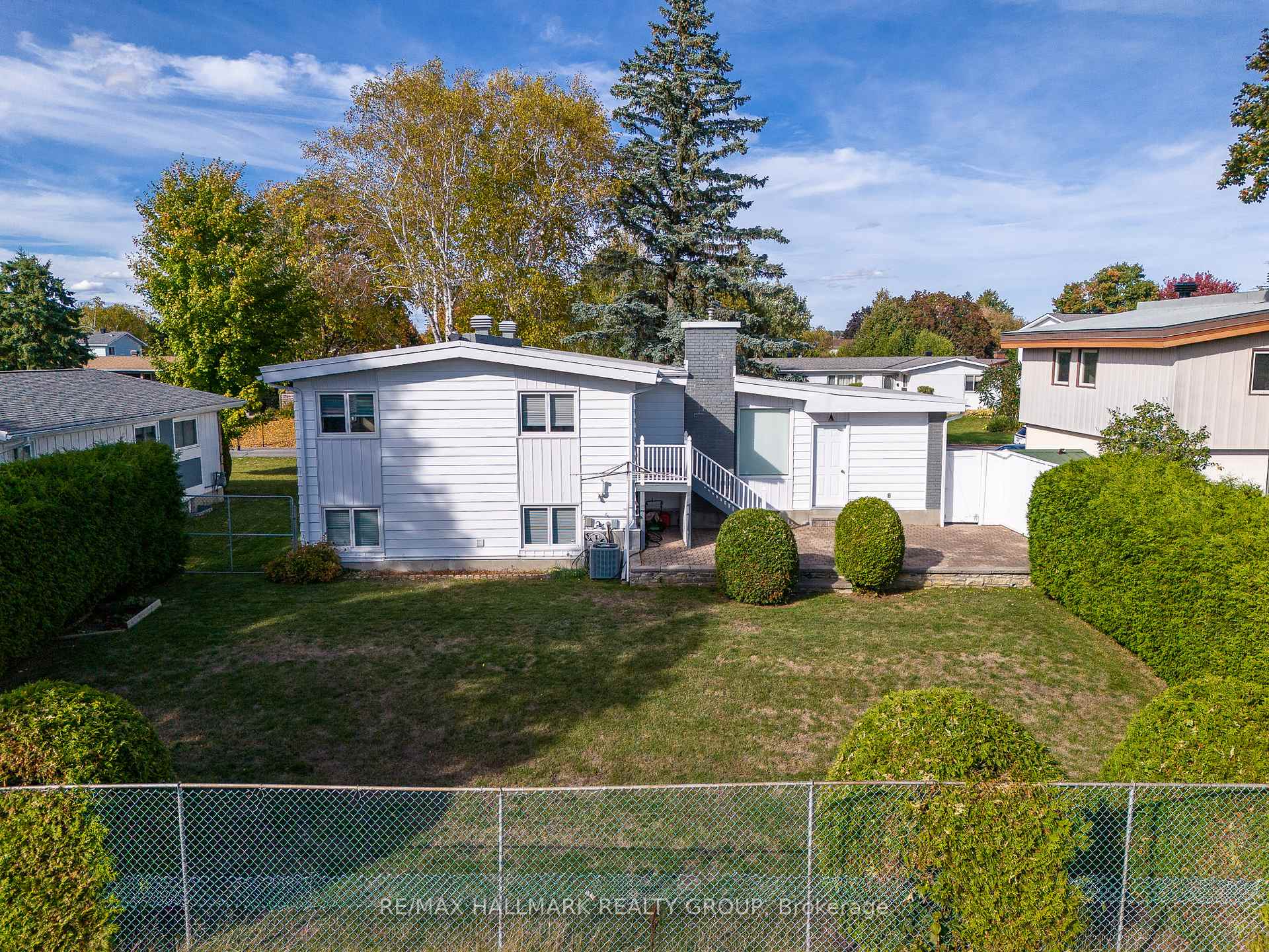 Photo 38 of 64 Sullivan Avenue, Ottawa, Meadowlands/Crestview — HOMEH