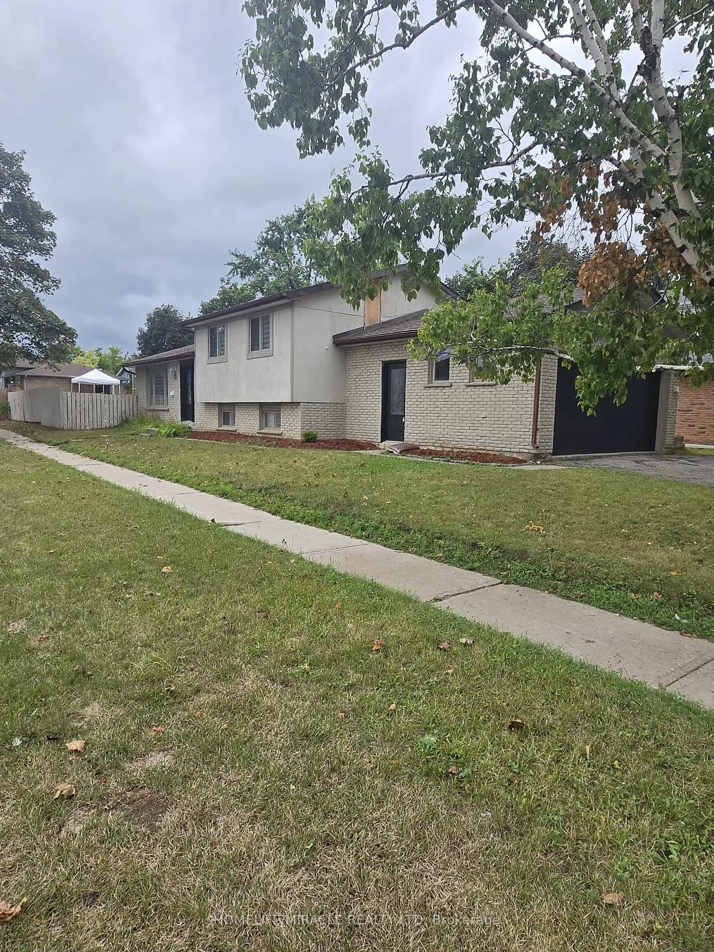 Photo 2 of 3 Sylvia Street, Barrie, Grove East — HOMEH