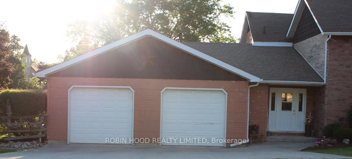 Photo 2 of 67 Main Street E, Mapleton, Rural Mapleton — HOMEH