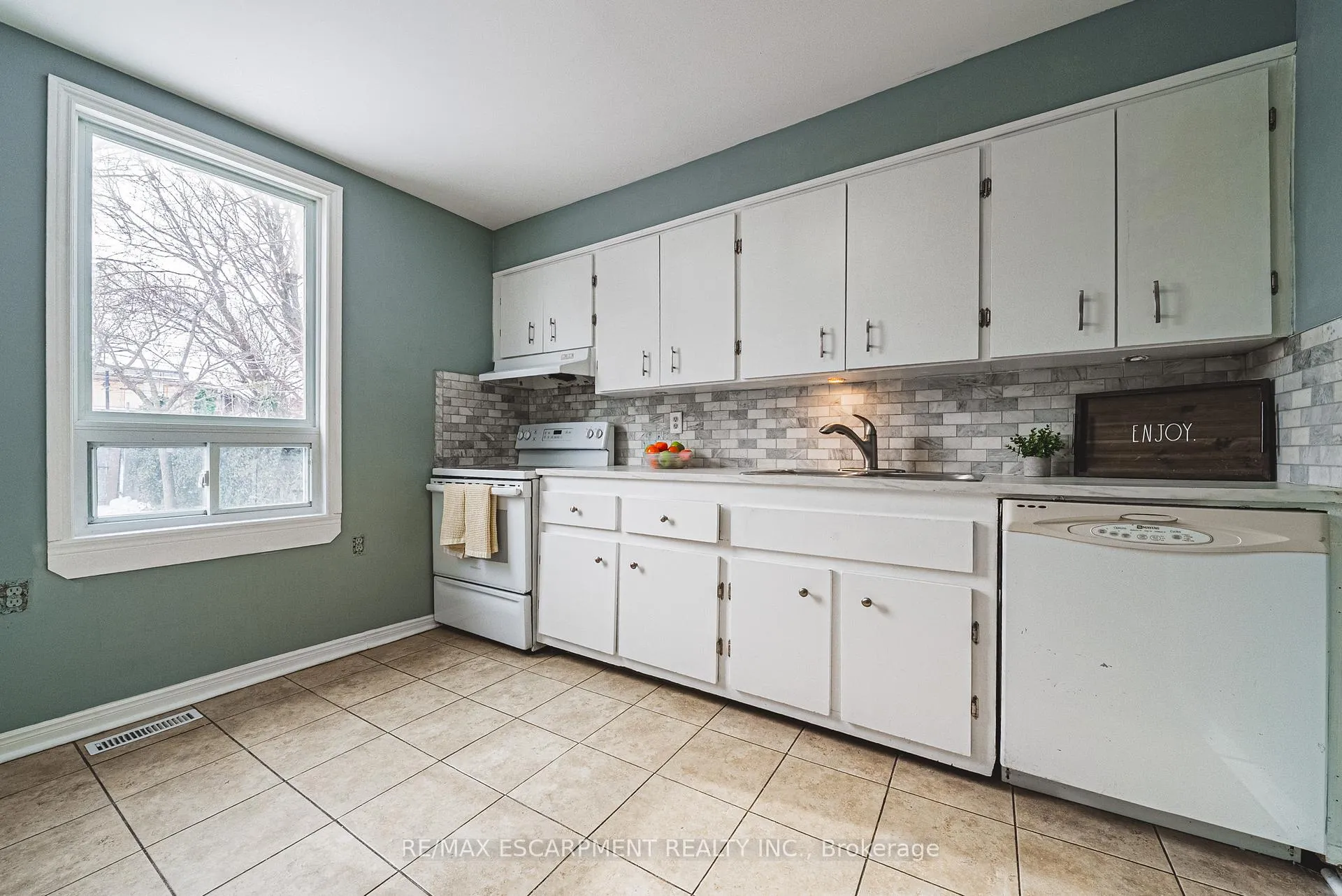 Photo 4 of 96 Case Street, Hamilton, Stipley — HOMEH