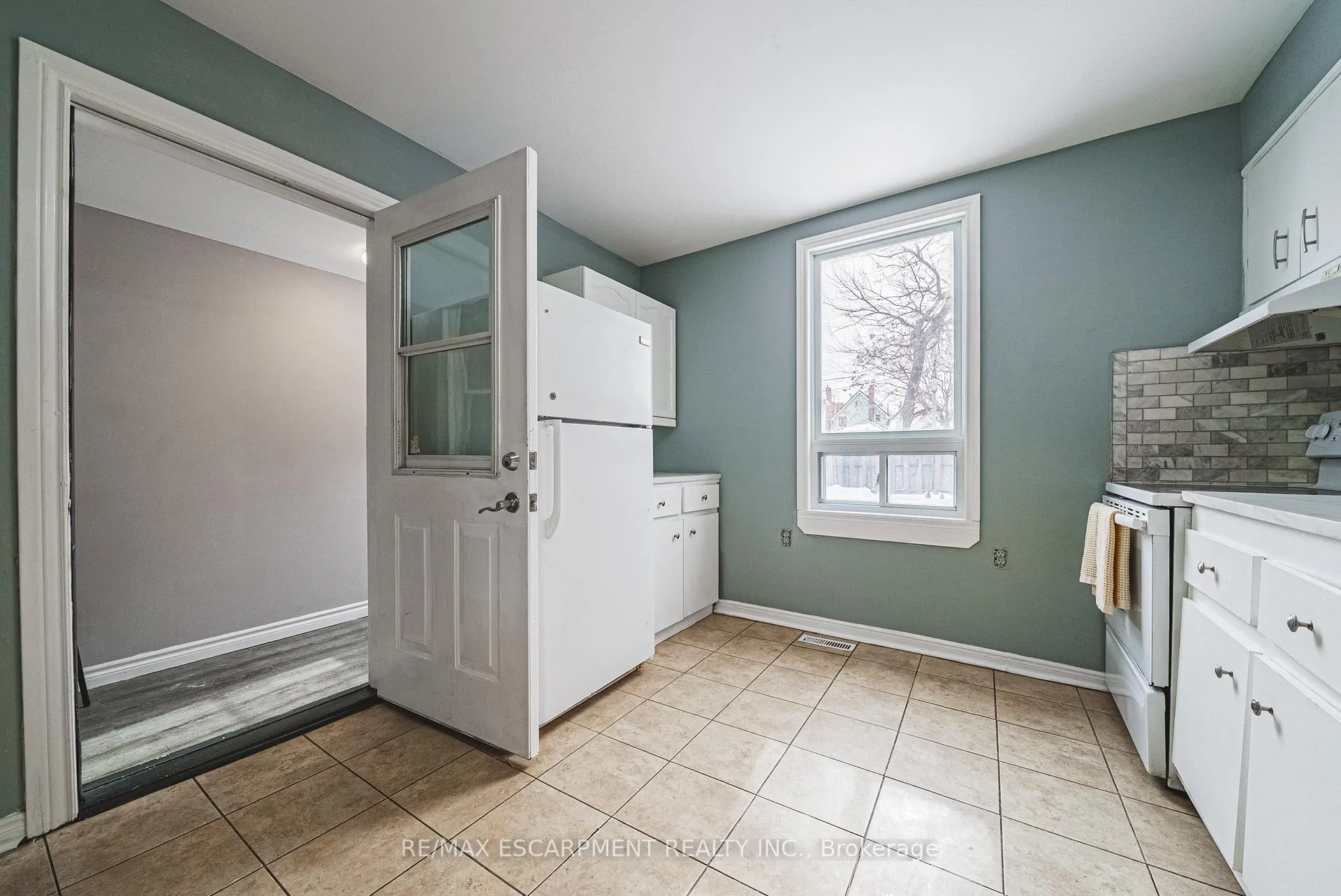 Photo 5 of 96 Case Street, Hamilton, Stipley — HOMEH