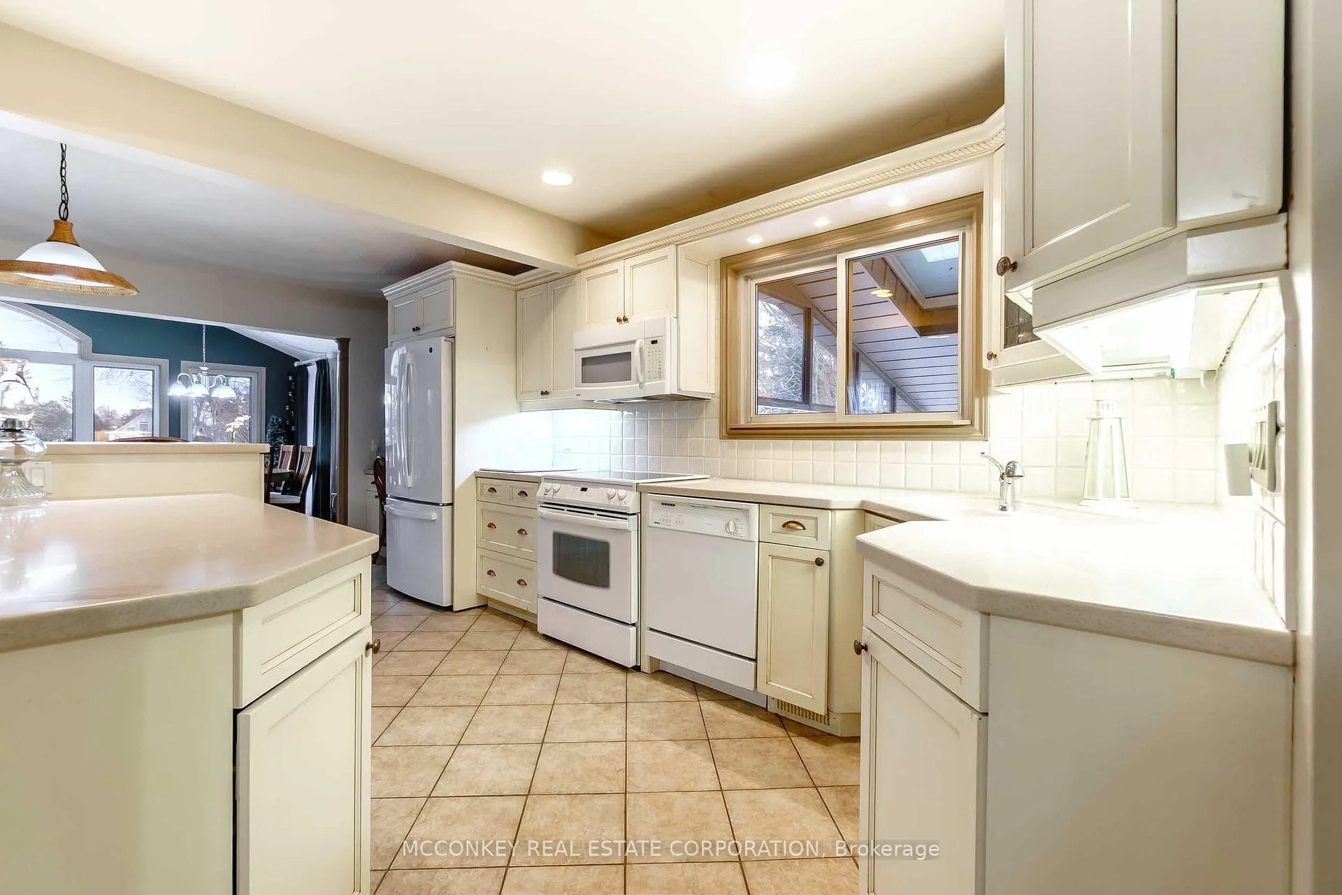 Photo 6 of 244 Sherin Avenue, Peterborough, Ashburnham Ward 4 — HOMEH