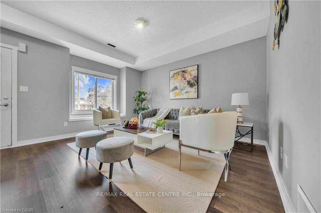 Photo 4 of 707 Frederick Street, Kitchener — HOMEH