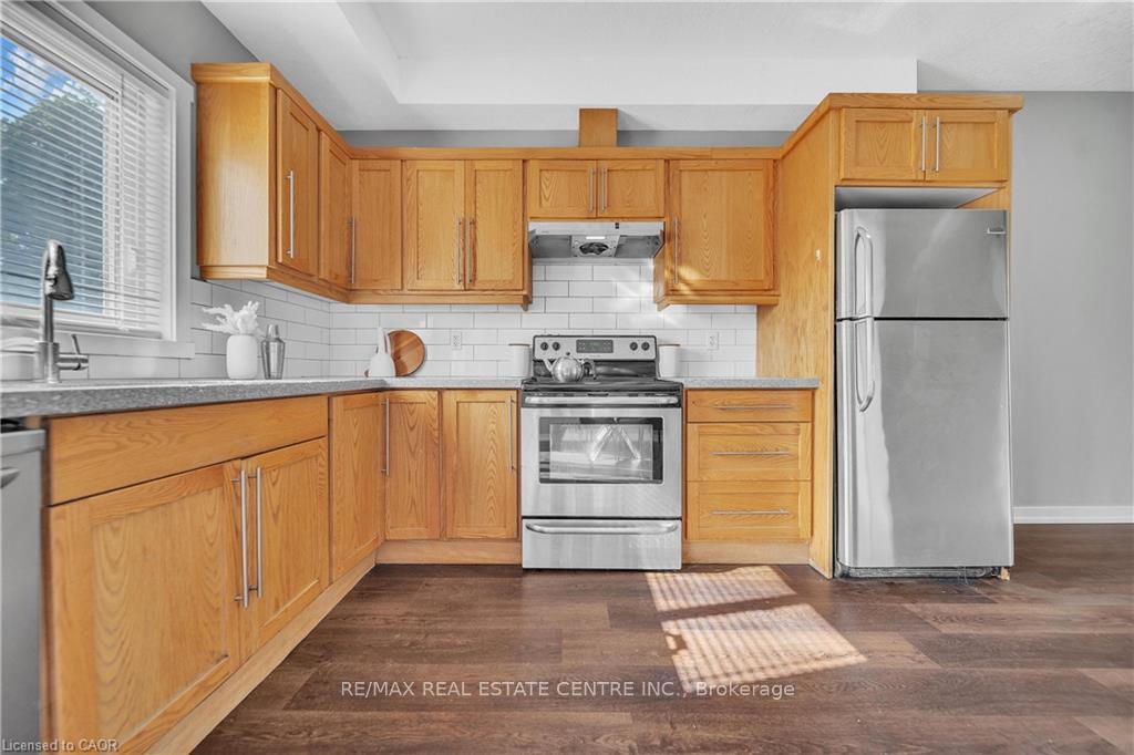 Photo 6 of 707 Frederick Street, Kitchener — HOMEH