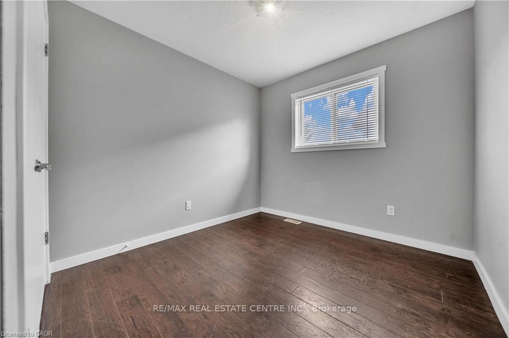 Photo 16 of 707 Frederick Street, Kitchener — HOMEH
