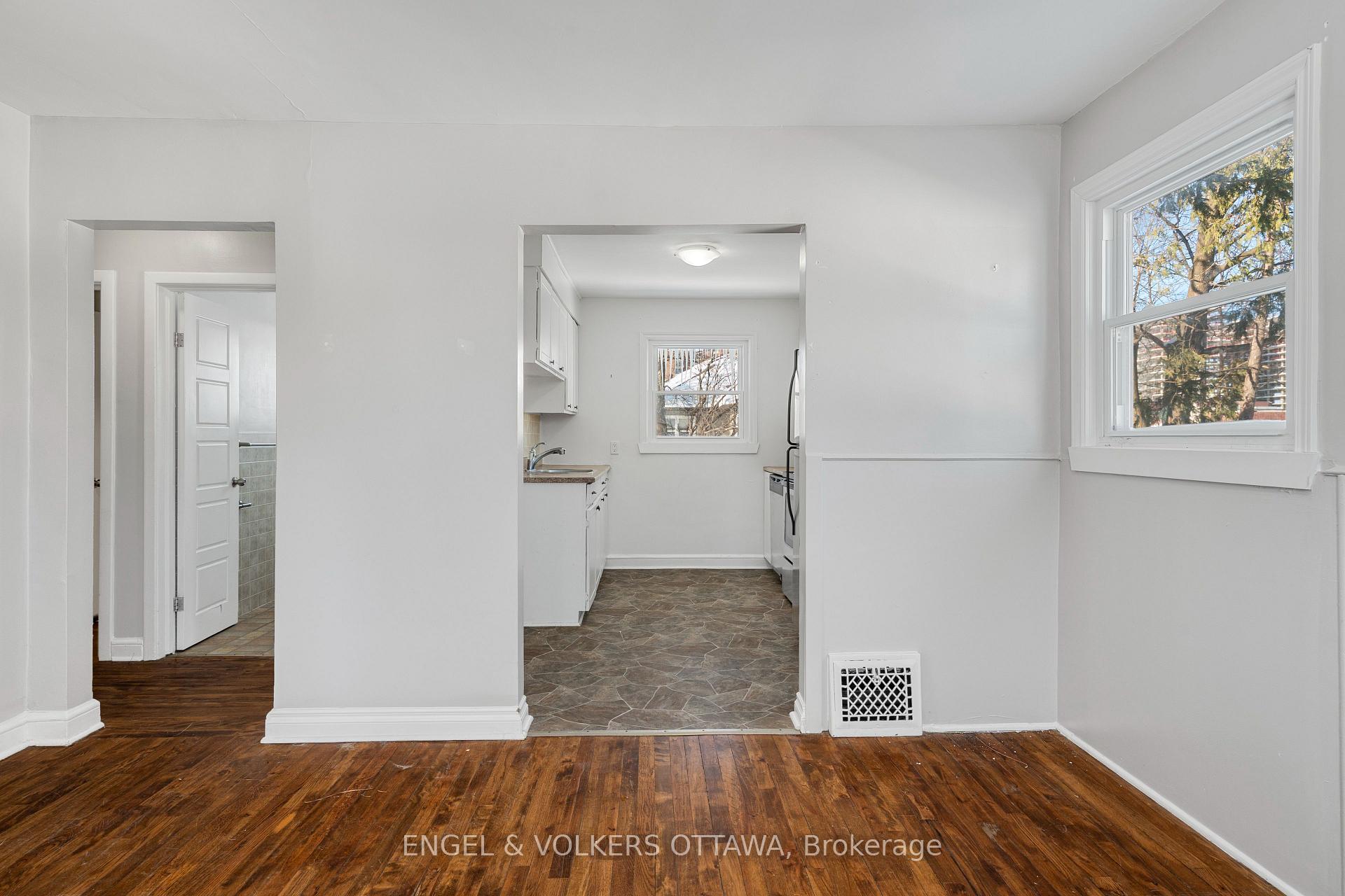 Photo 11 of 7 Starwood Road, Ottawa, Meadowlands/St. Claire Gardens — HOMEH