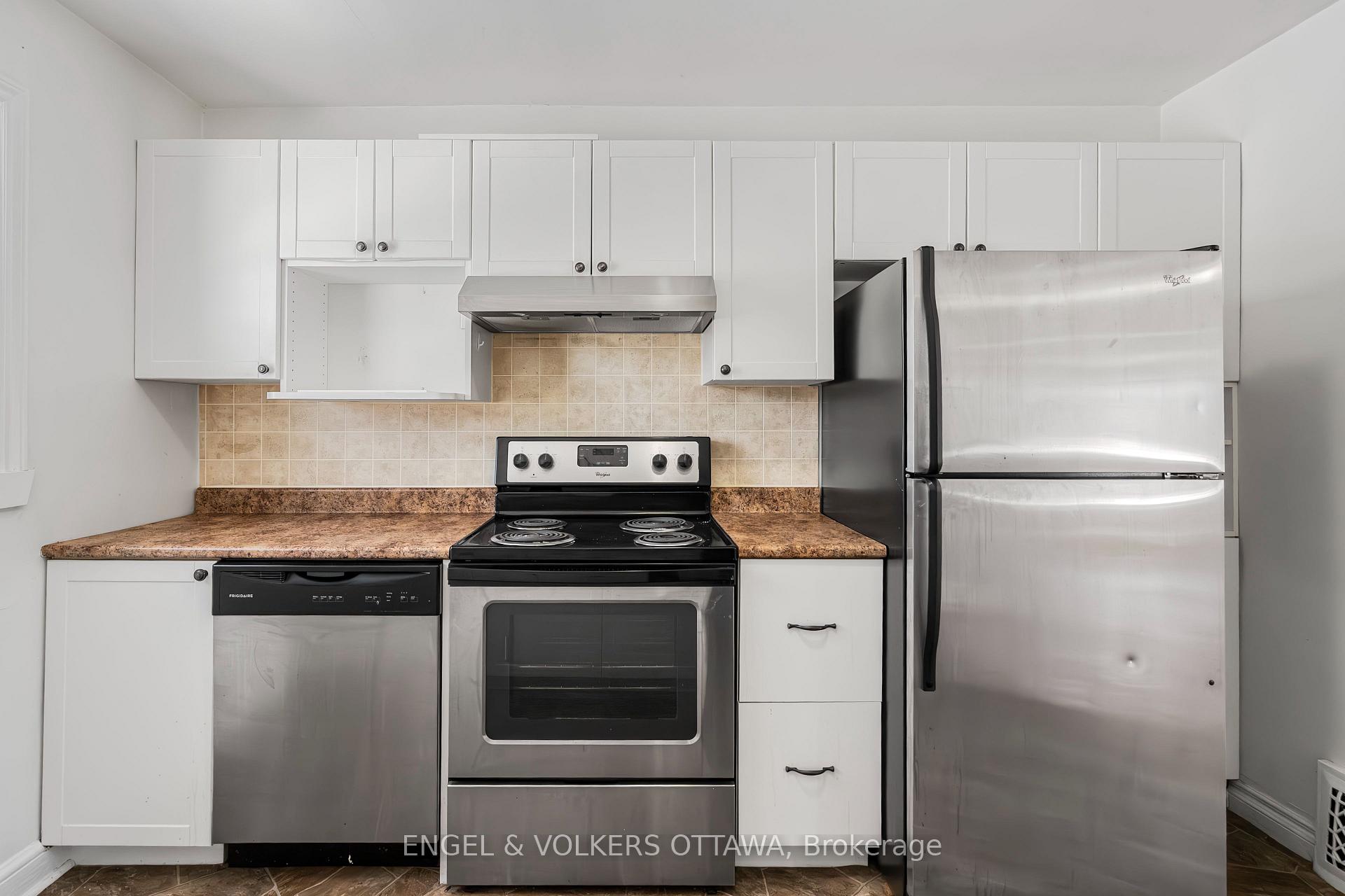 Photo 14 of 7 Starwood Road, Ottawa, Meadowlands/St. Claire Gardens — HOMEH