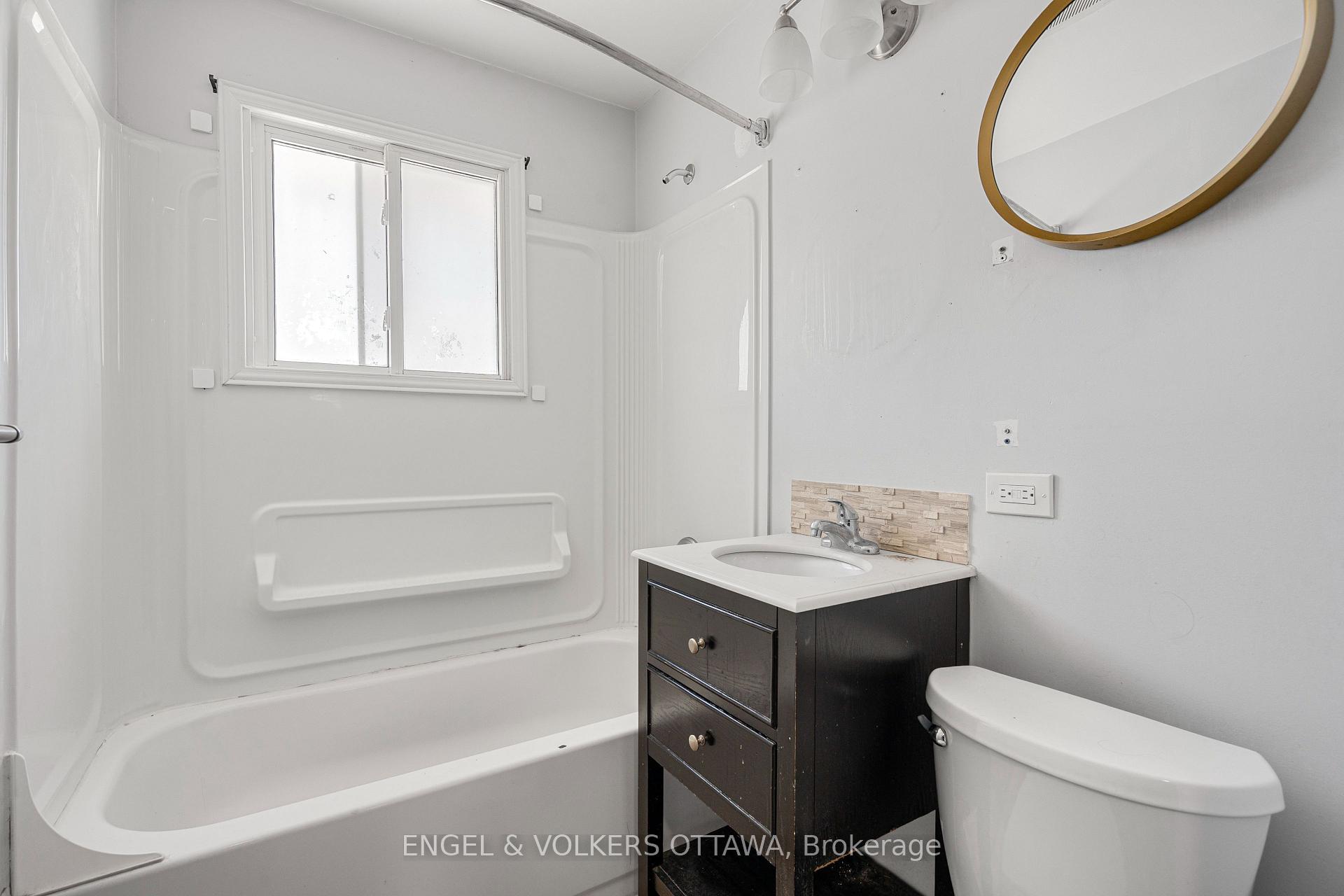 Photo 19 of 7 Starwood Road, Ottawa, Meadowlands/St. Claire Gardens — HOMEH