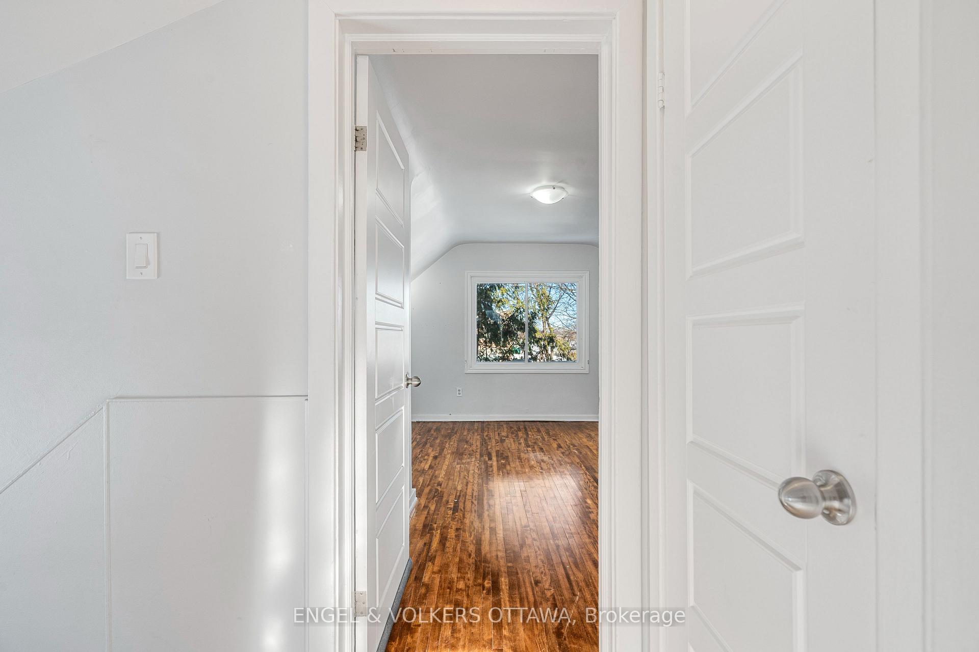 Photo 21 of 7 Starwood Road, Ottawa, Meadowlands/St. Claire Gardens — HOMEH