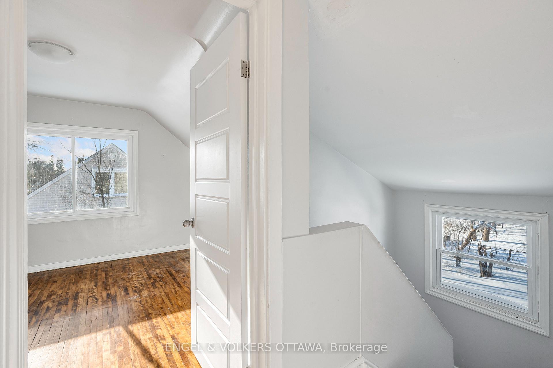Photo 25 of 7 Starwood Road, Ottawa, Meadowlands/St. Claire Gardens — HOMEH
