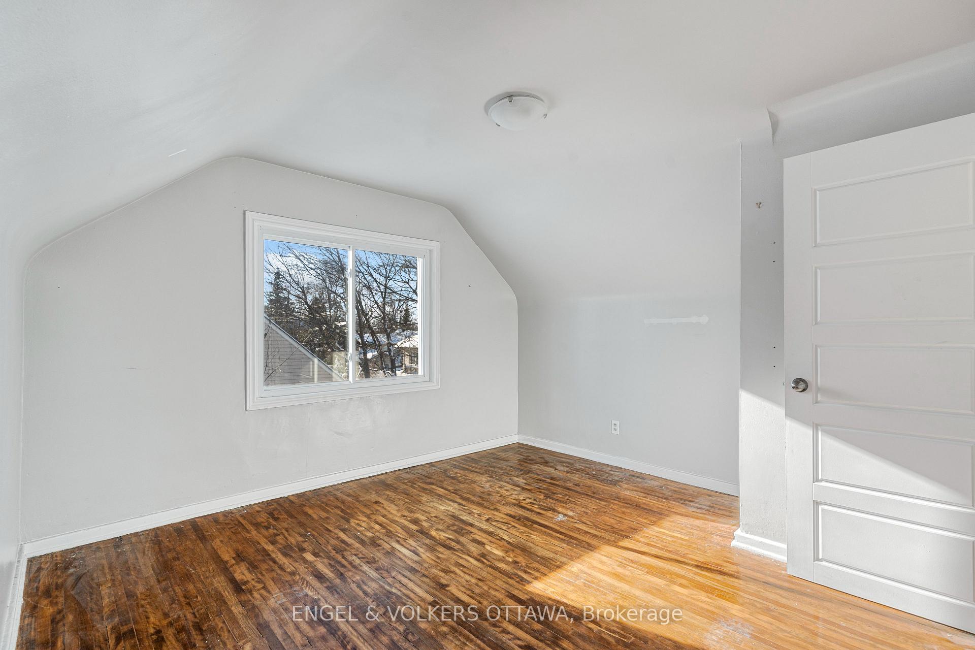 Photo 26 of 7 Starwood Road, Ottawa, Meadowlands/St. Claire Gardens — HOMEH