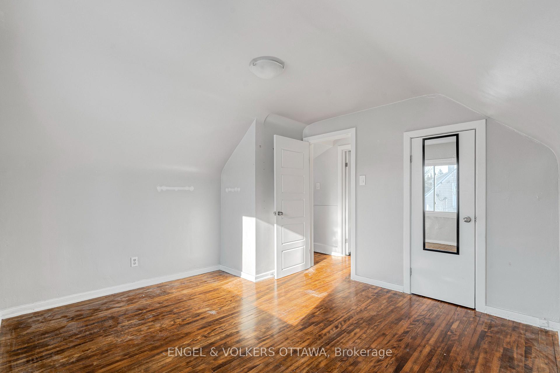 Photo 27 of 7 Starwood Road, Ottawa, Meadowlands/St. Claire Gardens — HOMEH