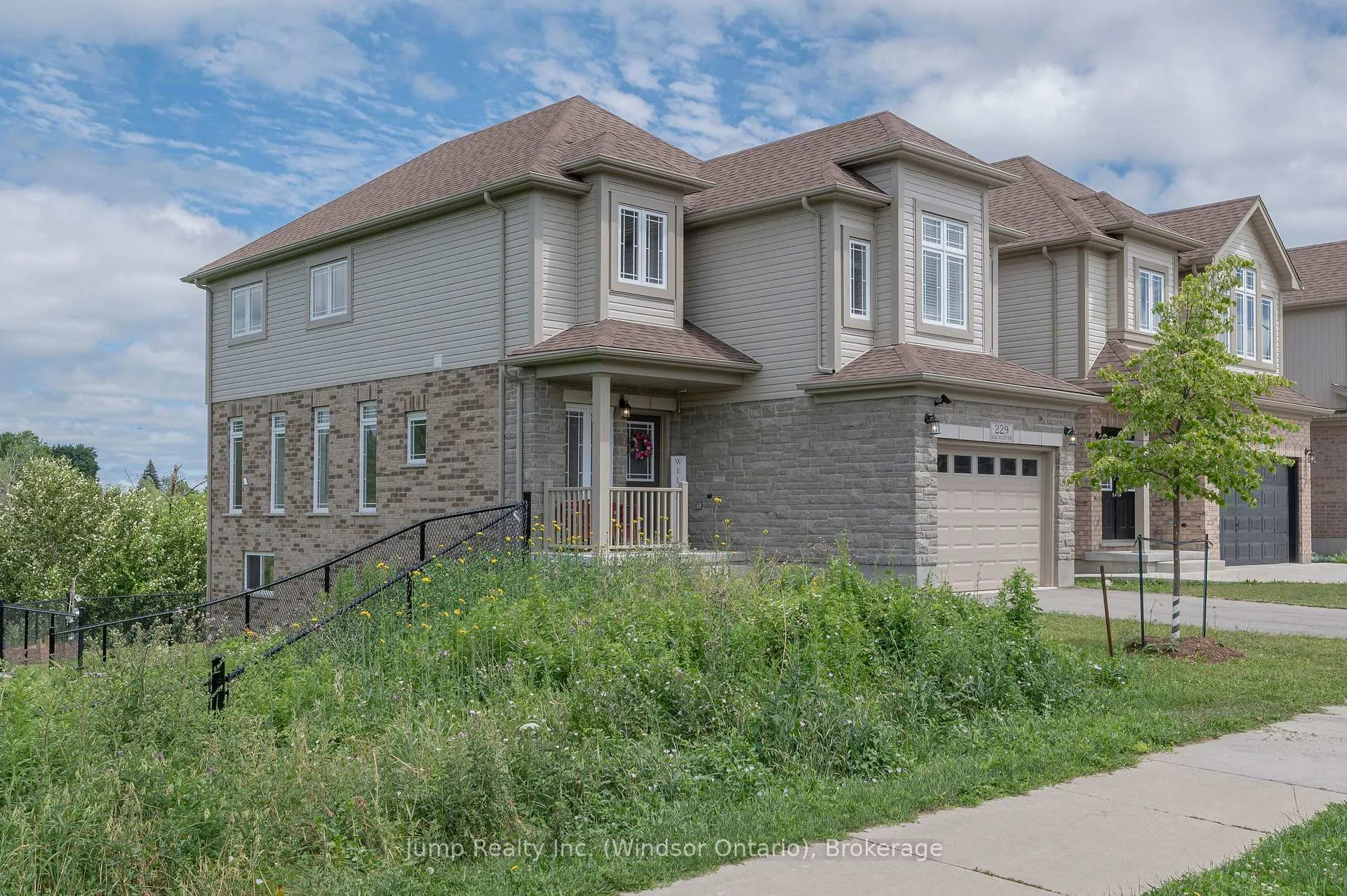 Photo 4 of 229 Macalister Boulevard, Guelph, Kortright East — HOMEH
