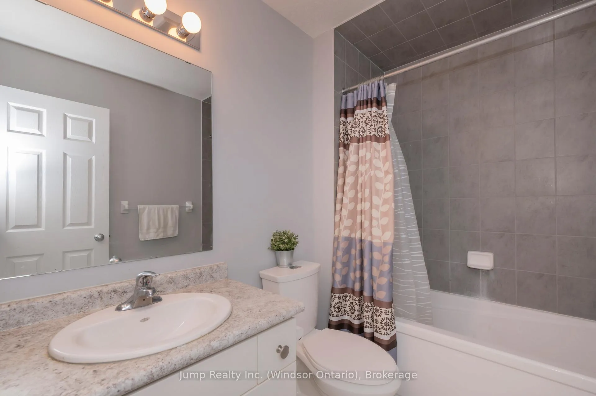 Photo 31 of 229 Macalister Boulevard, Guelph, Kortright East — HOMEH