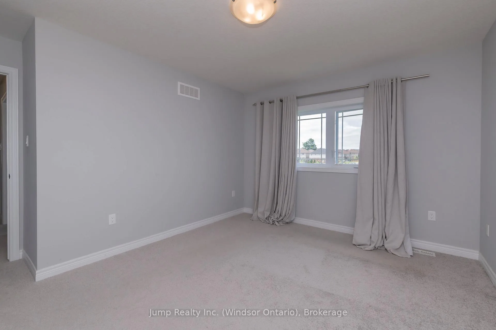 Photo 36 of 229 Macalister Boulevard, Guelph, Kortright East — HOMEH