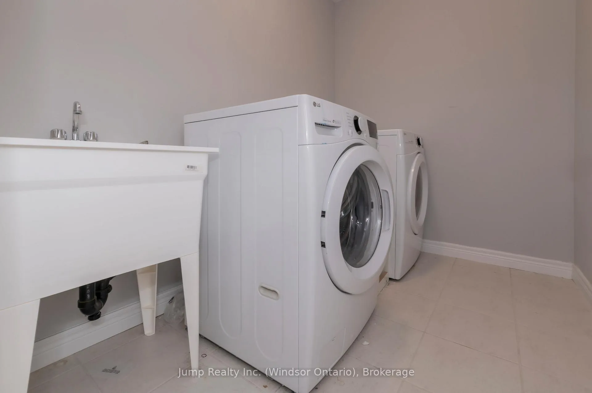 Photo 38 of 229 Macalister Boulevard, Guelph, Kortright East — HOMEH