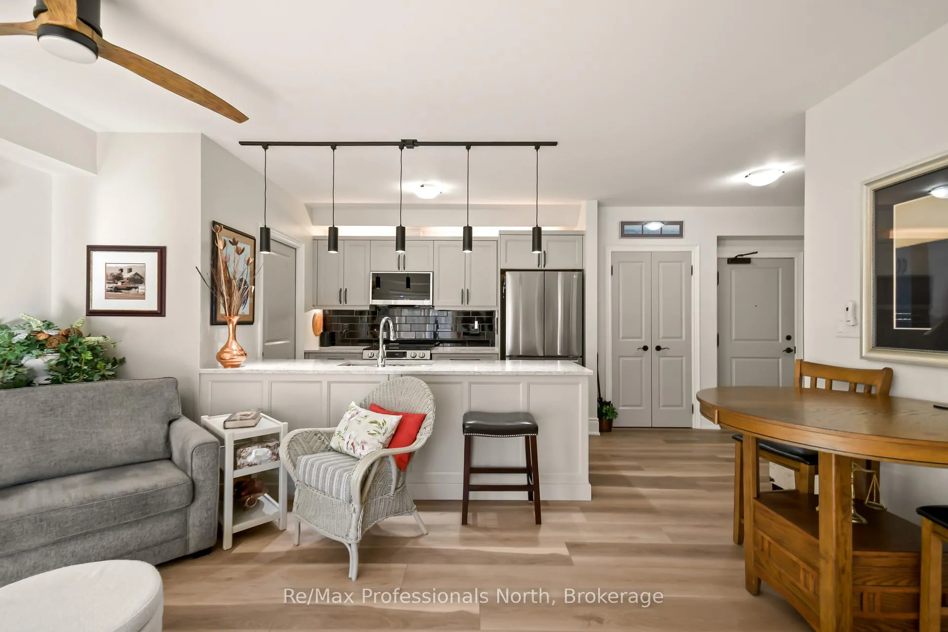 Photo 1 of Unit 302, 391 James Street W, Gravenhurst, Muskoka (S) — HOMEH