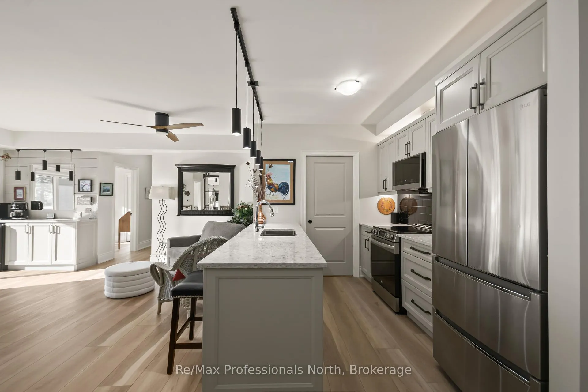 Photo 3 of Unit 302, 391 James Street W, Gravenhurst, Muskoka (S) — HOMEH