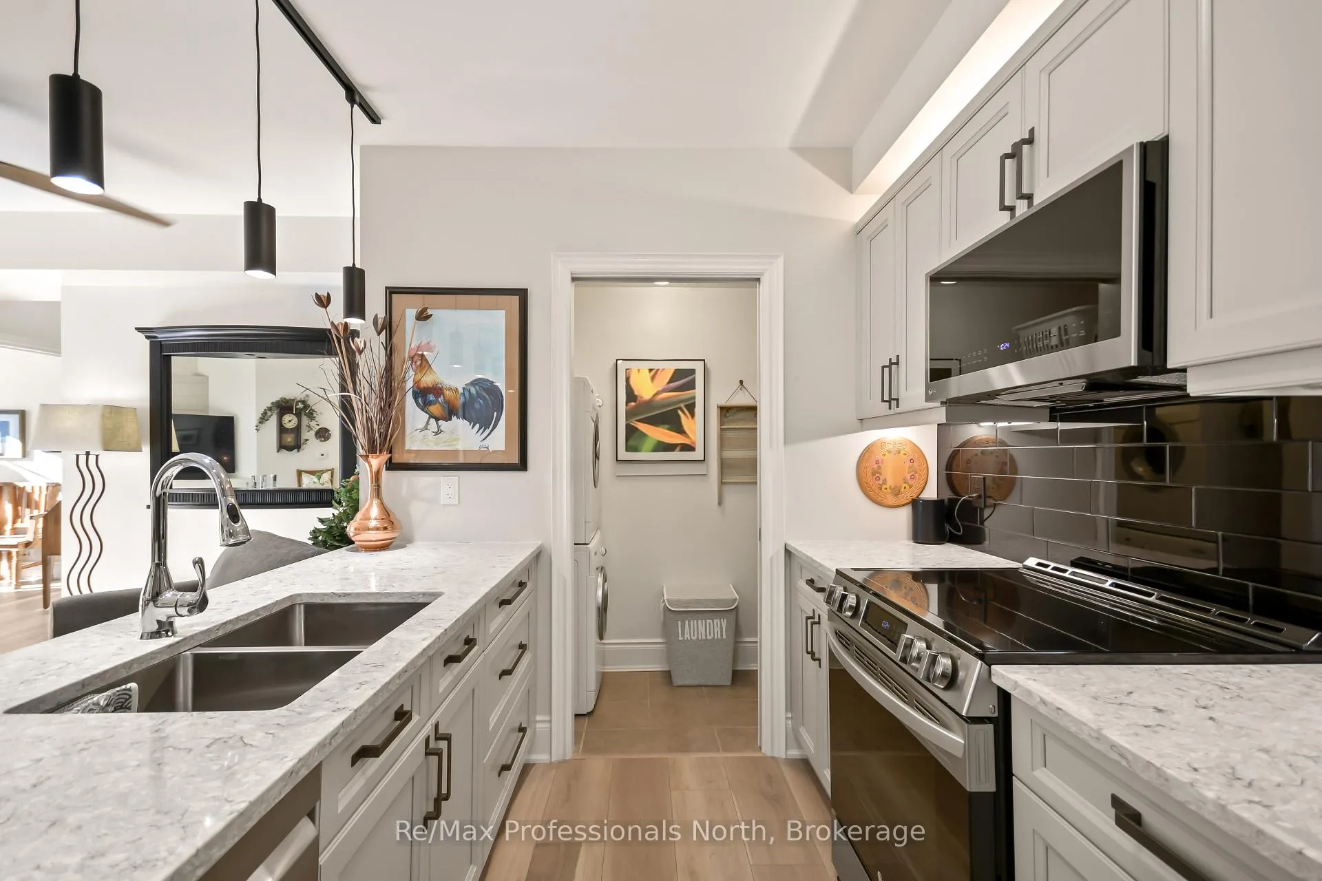 Photo 4 of Unit 302, 391 James Street W, Gravenhurst, Muskoka (S) — HOMEH
