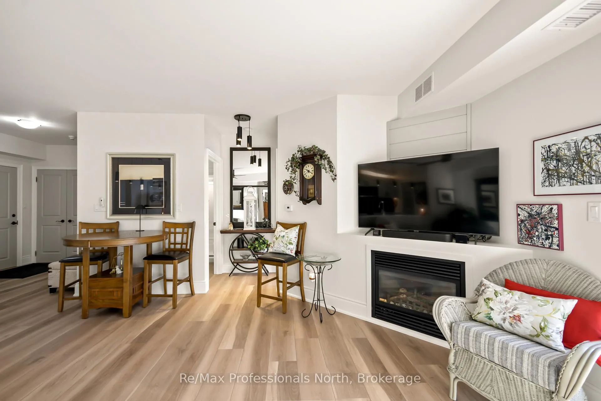 Photo 10 of Unit 302, 391 James Street W, Gravenhurst, Muskoka (S) — HOMEH