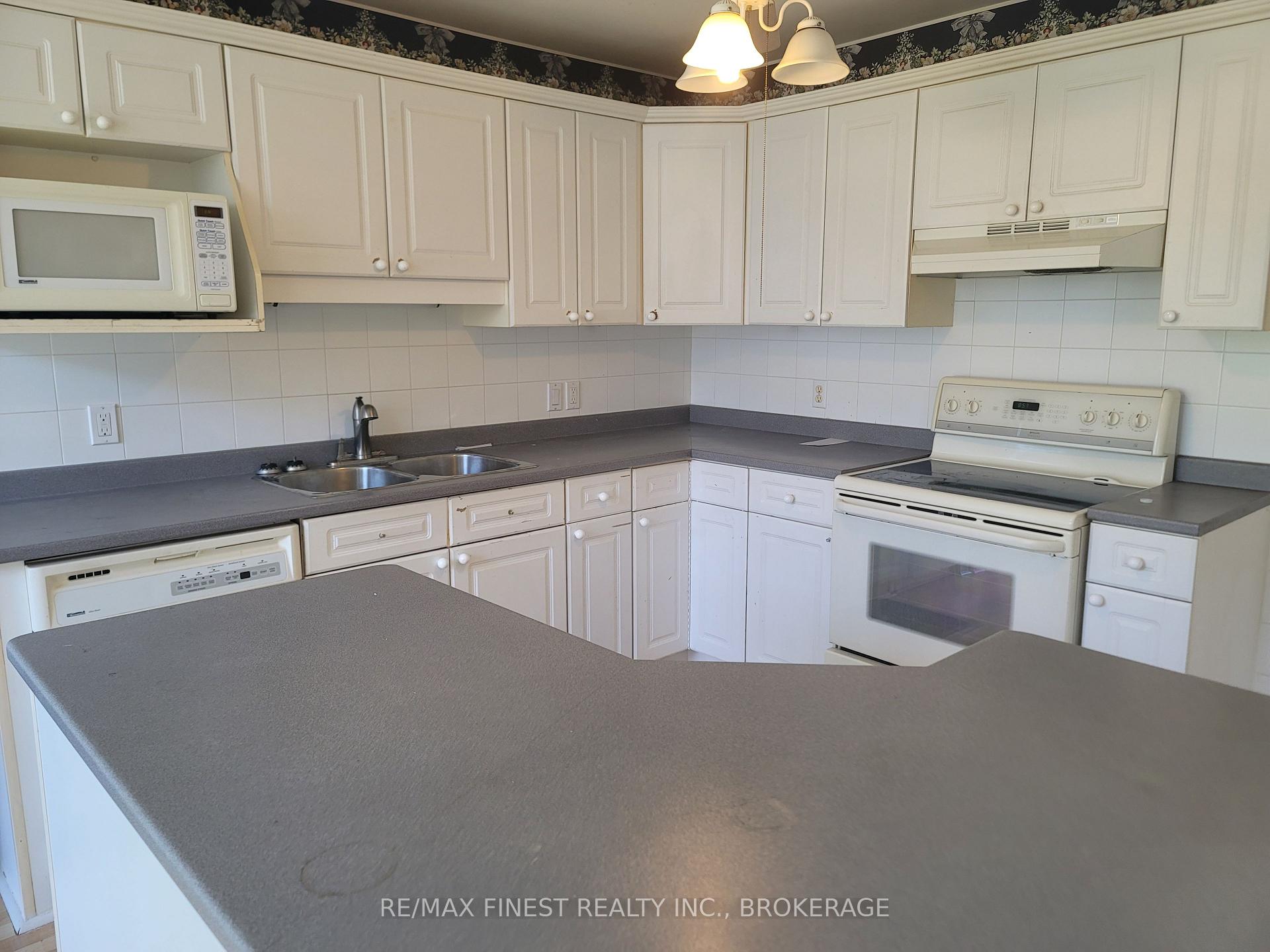 Photo 9 of 56 Wilson Street, Kingston, Rideau — HOMEH