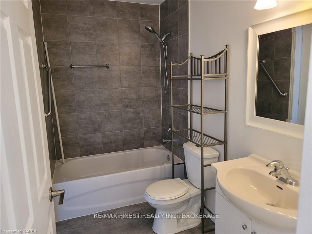 Photo 12 of 56 Wilson Street, Kingston, Rideau — HOMEH