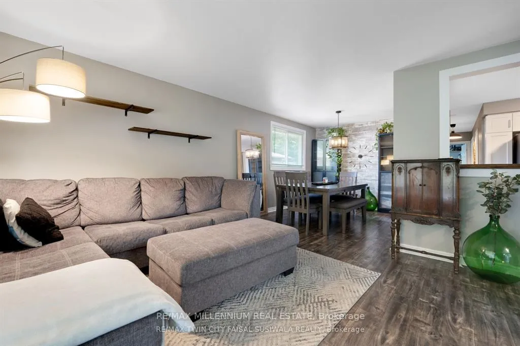 Photo 6 of Unit Upper, 158 Coach Hill Drive, Kitchener — HOMEH