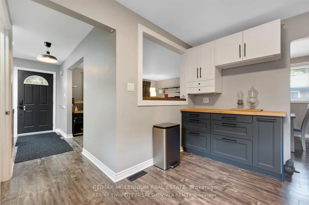 Photo 8 of Unit Upper, 158 Coach Hill Drive, Kitchener — HOMEH