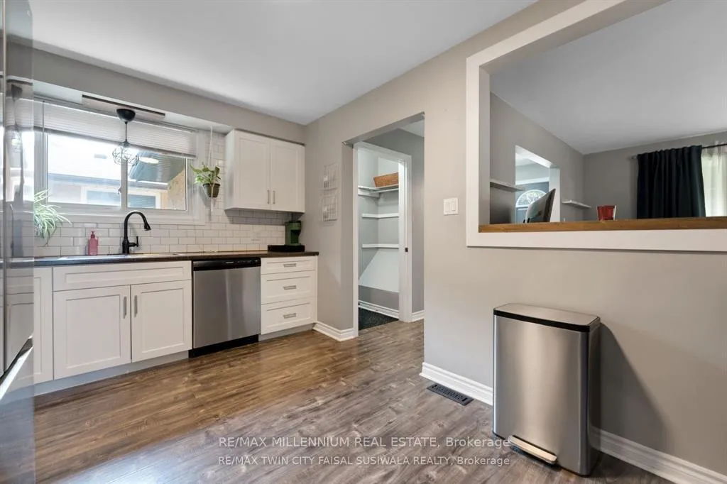 Photo 9 of Unit Upper, 158 Coach Hill Drive, Kitchener — HOMEH