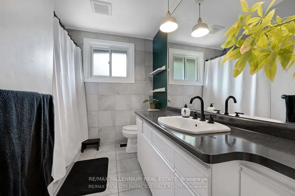 Photo 14 of Unit Upper, 158 Coach Hill Drive, Kitchener — HOMEH