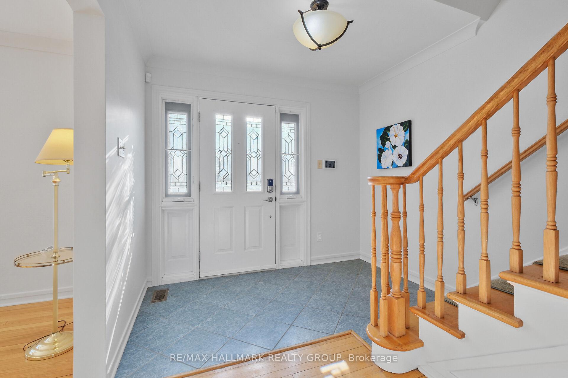 Photo 2 of 2083 Lenester Avenue, Ottawa, McKellar Heights/Glabar Park — HOMEH