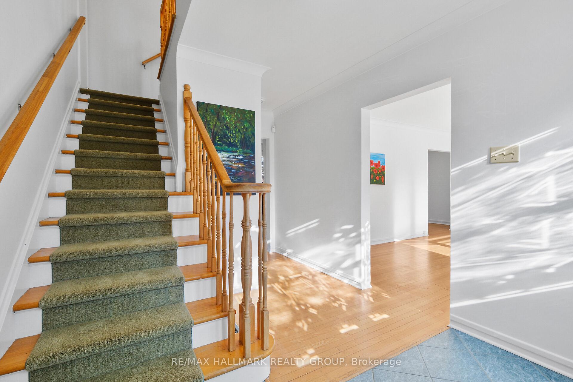 Photo 3 of 2083 Lenester Avenue, Ottawa, McKellar Heights/Glabar Park — HOMEH