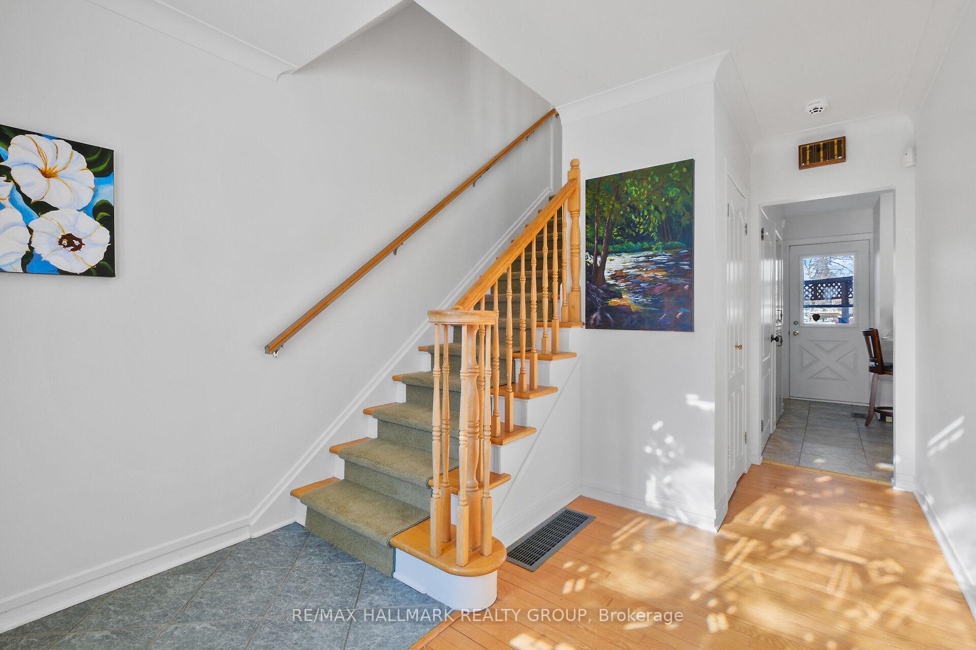 Photo 4 of 2083 Lenester Avenue, Ottawa, McKellar Heights/Glabar Park — HOMEH