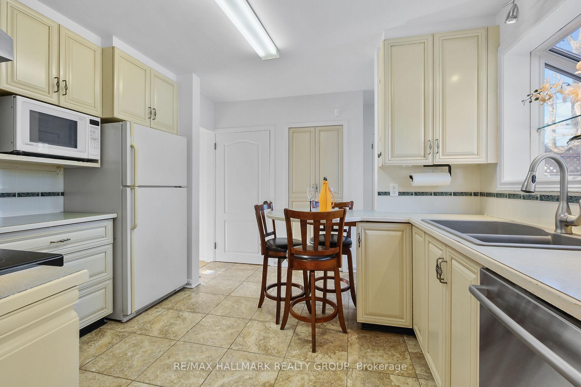 Photo 13 of 2083 Lenester Avenue, Ottawa, McKellar Heights/Glabar Park — HOMEH