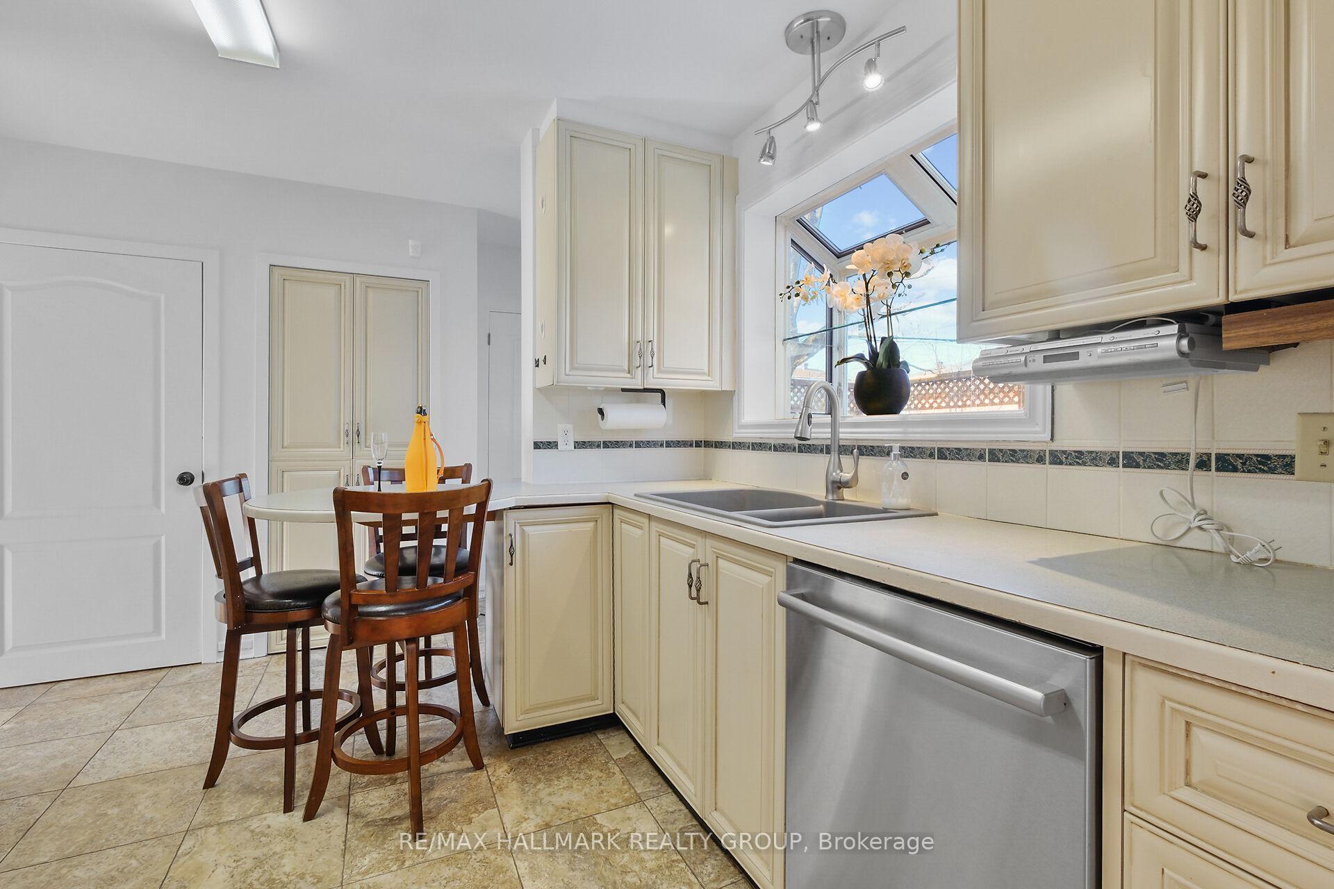 Photo 14 of 2083 Lenester Avenue, Ottawa, McKellar Heights/Glabar Park — HOMEH