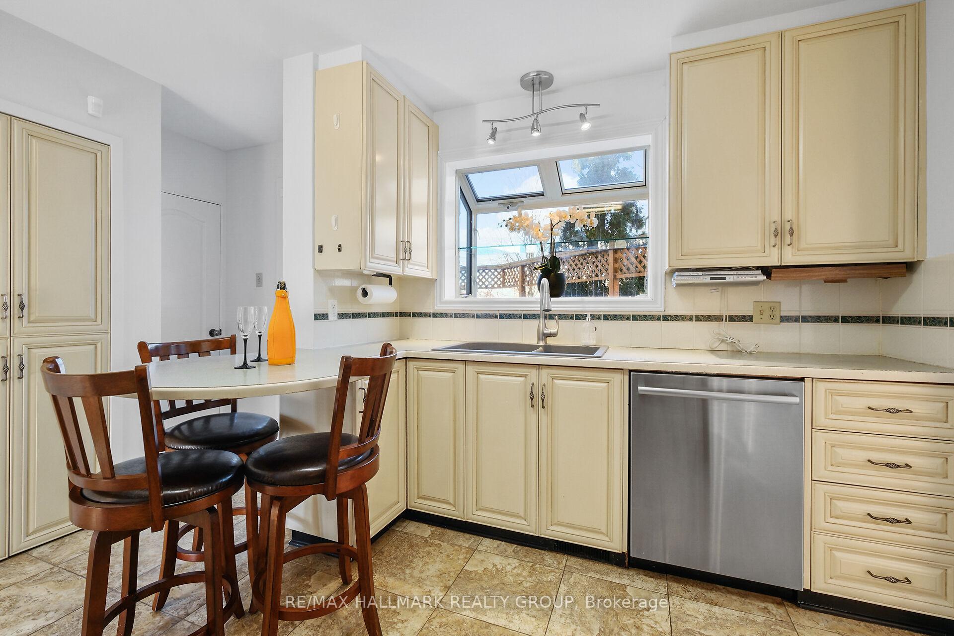 Photo 15 of 2083 Lenester Avenue, Ottawa, McKellar Heights/Glabar Park — HOMEH
