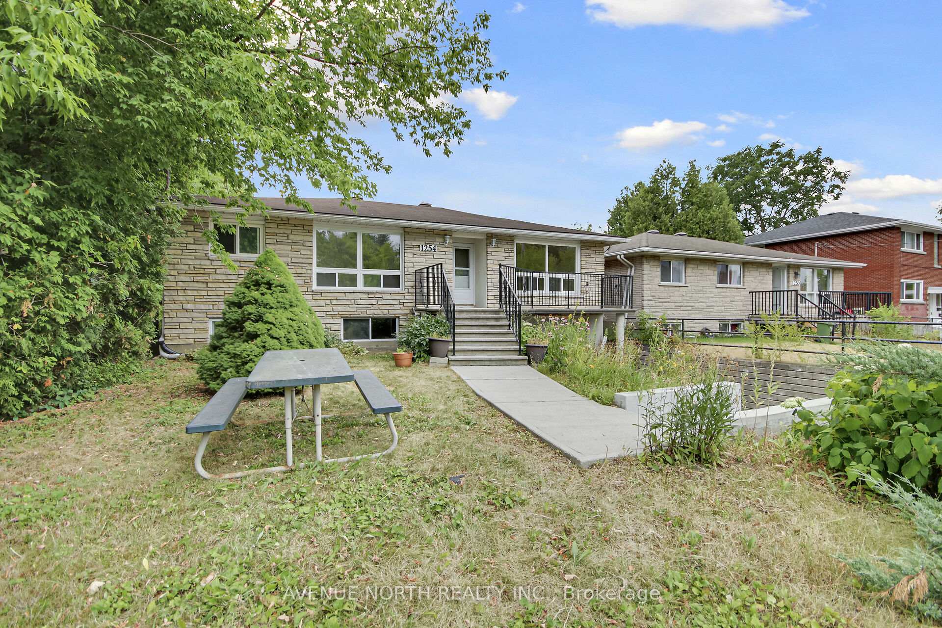 Photo 4 of 1254 Heron Road, Ottawa, Ridgemont — HOMEH